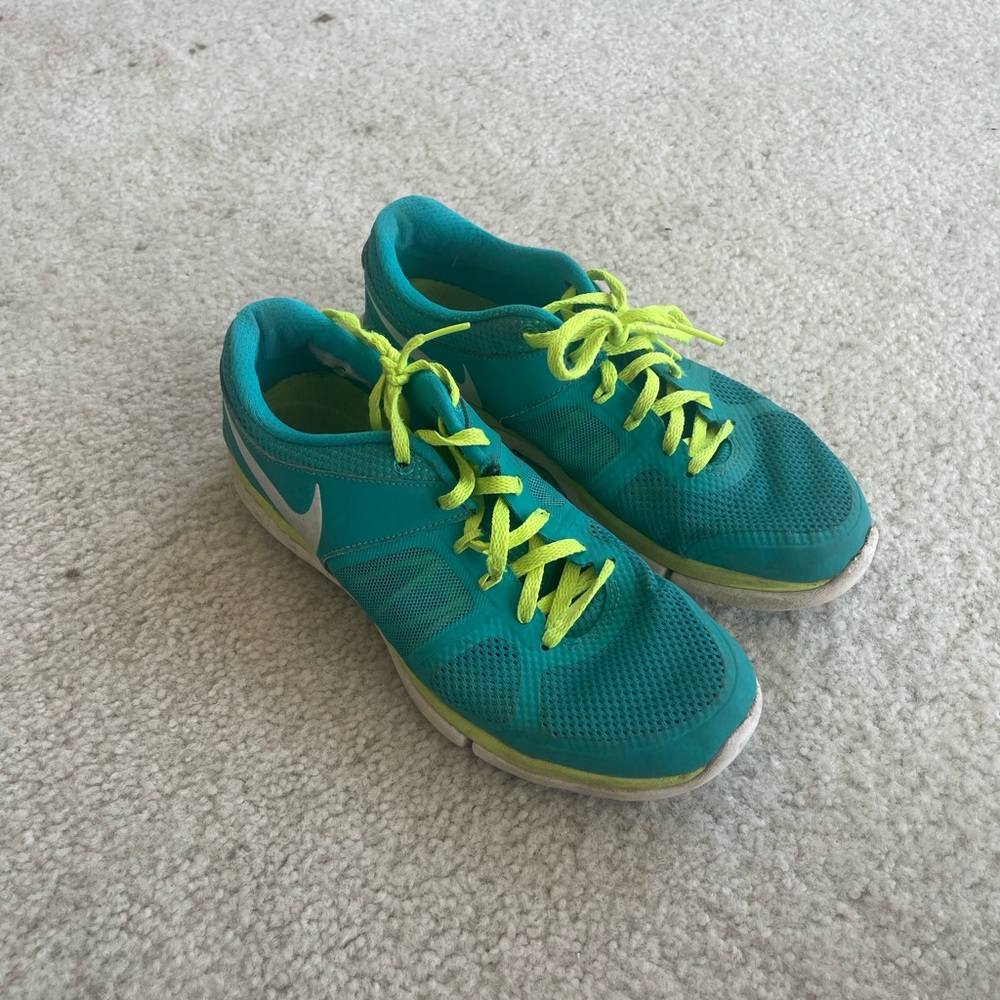 Nike flex 2014 womens running shoes size 8.5
